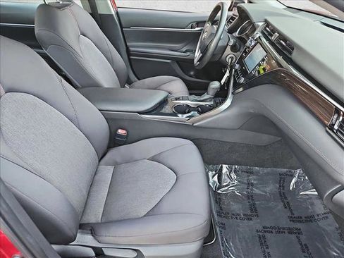 Used 2020 Toyota Camry LE image 21