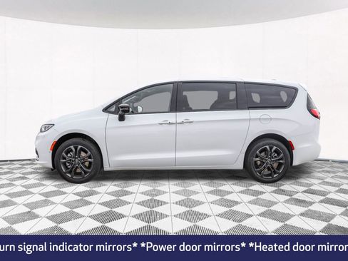 New 2026 Chrysler Pacifica Select image 12