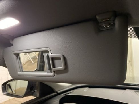 Used 2025 Audi Q5 Premium w/ Convenience Package image 58