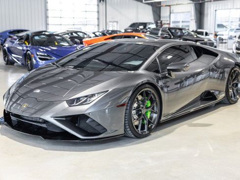 Used 2021 Lamborghini Huracan EVO RWD image 2