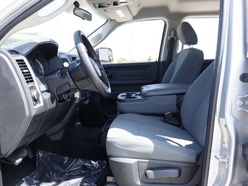Used 2017 RAM 3500 Tradesman w/ Chrome Appearance Group AWD/4WD image 4