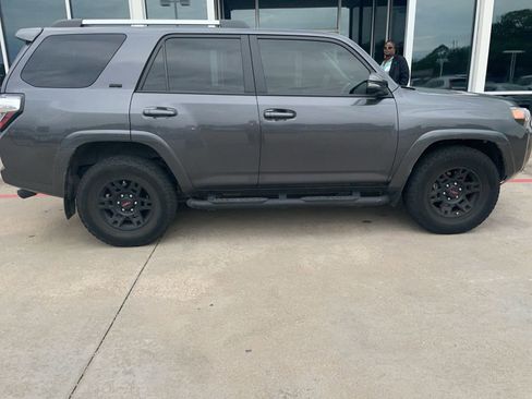 Used 2023 Toyota 4Runner SR5 Premium w/ Moonroof Package RWD image 5