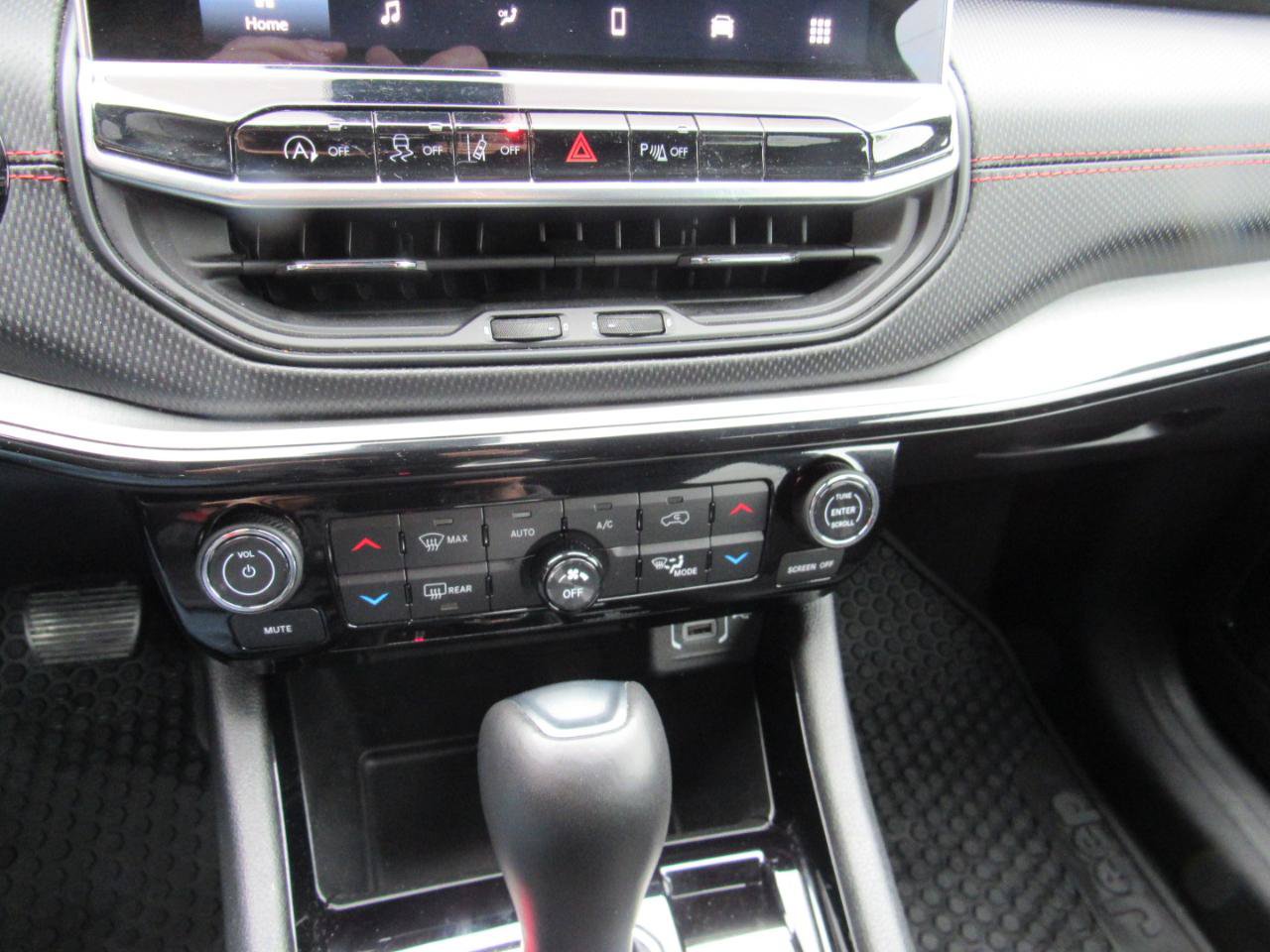 Used 2026 Jeep Compass Trailhawk AWD/4WD image 27