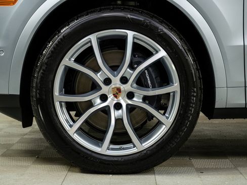 New 2026 Porsche Cayenne Coupe image 39