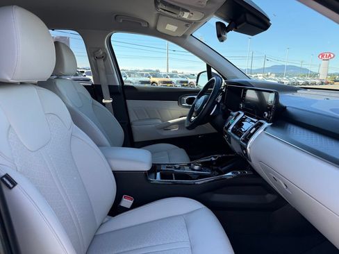 Certified 2023 Kia Sorento SX Prestige AWD/4WD image 13