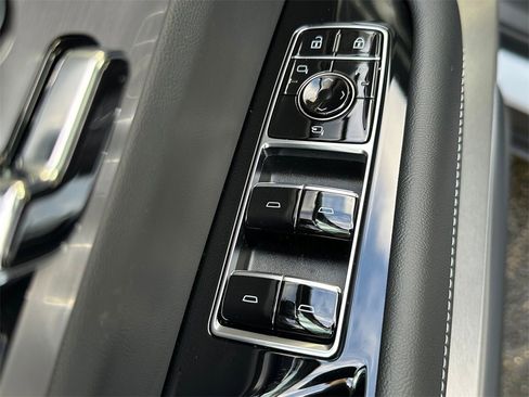 New 2026 Cadillac Vistiq Sport image 22