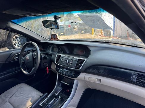 Used 2017 Honda Accord LX image 11