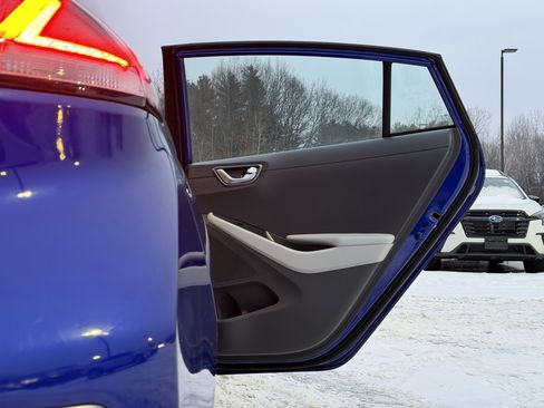 Used 2022 Hyundai Ioniq SEL image 34