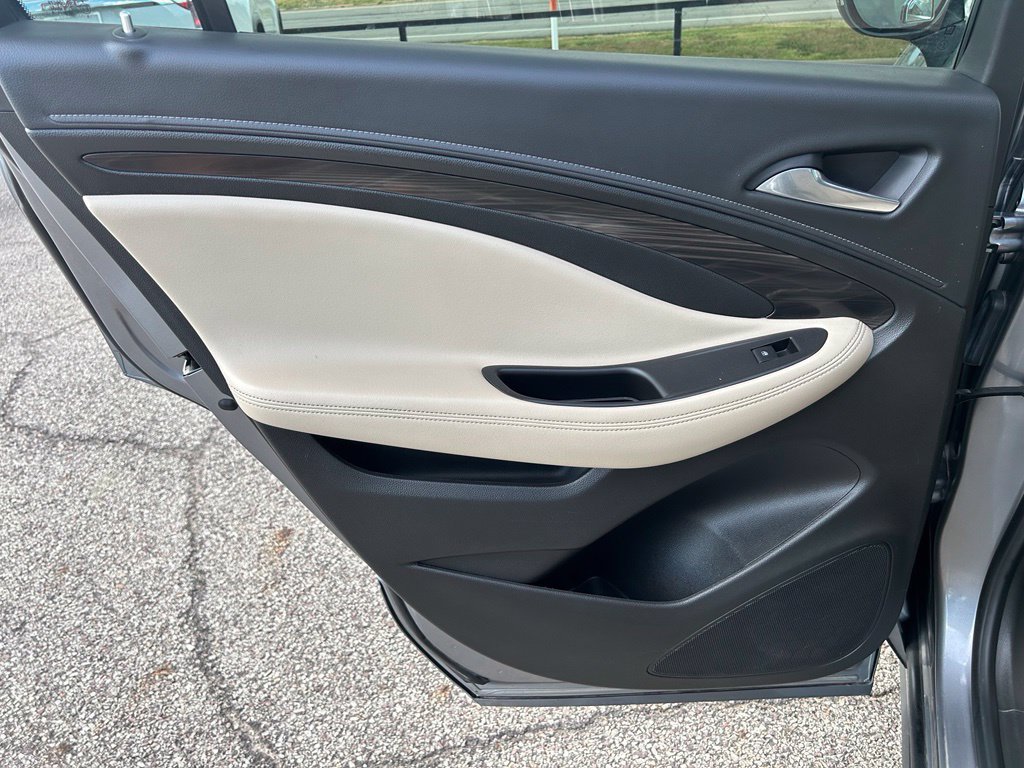 Used 2019 Buick Envision Preferred w/ LPO, Cargo Package FWD image 14