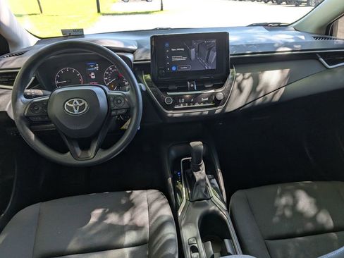 Used 2023 Toyota Corolla LE FWD image 31