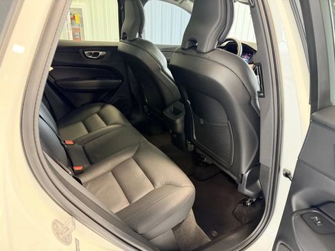 Used 2024 Volvo XC60 B5 Plus AWD/4WD image 19