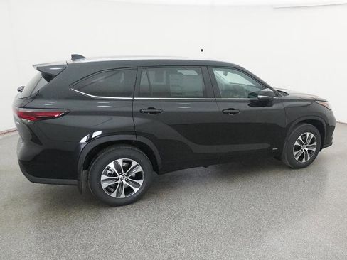 New 2026 Toyota Highlander XLE image 29