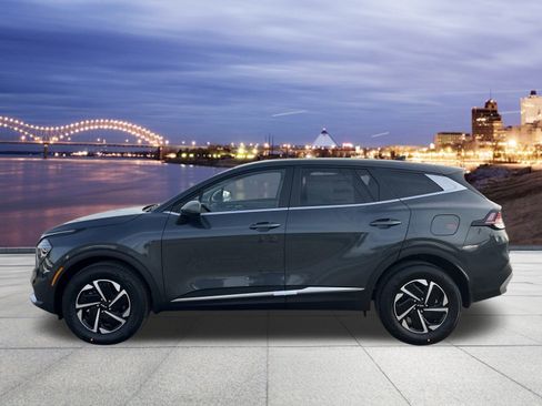 New 2025 Kia Sportage LX image 2