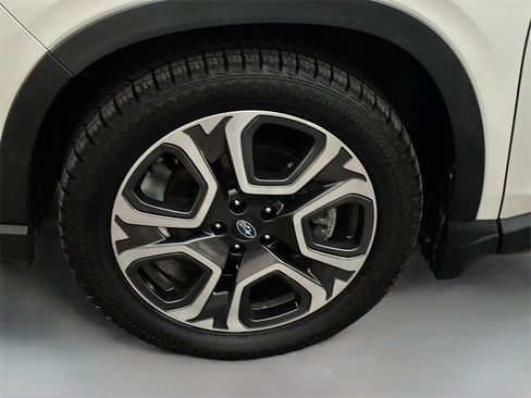 Used 2023 Subaru Ascent Limited image 31