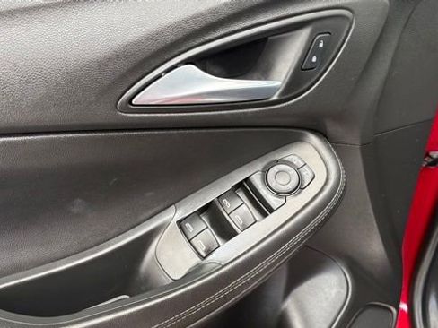 Used 2020 Buick Encore GX Preferred w/ Cold Weather Comfort Package AWD/4WD image 15