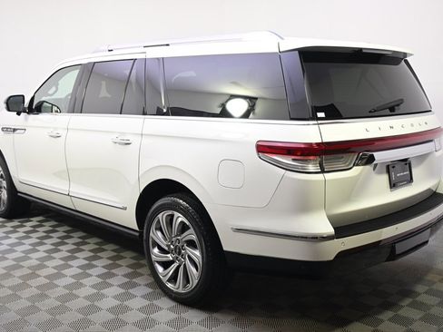 Certified 2024 Lincoln Navigator L Reserve w/ Equipment Group 201A image 3