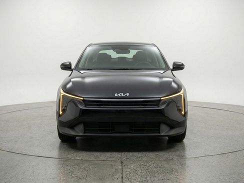 Used 2025 Kia K4 FWD image 2