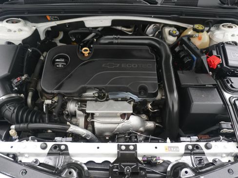 Used 2017 Chevrolet Malibu LT image 19