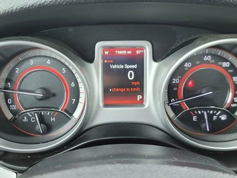 Used 2018 Dodge Journey SXT image 19