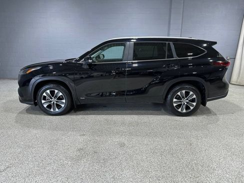 Certified 2026 Toyota Highlander XLE AWD/4WD image 5