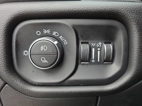 Used 2023 RAM 1500 Laramie AWD/4WD image 16