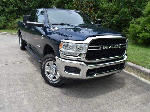 Used 2022 RAM 2500 Tradesman w/ Chrome Appearance Group AWD/4WD image 6
