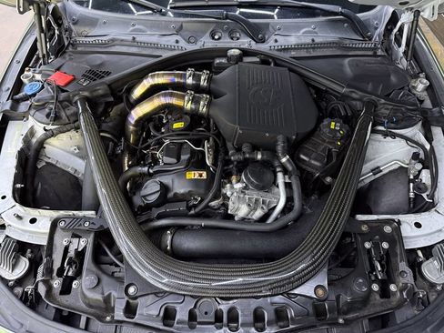 Used 2018 BMW M4 Coupe RWD image 25