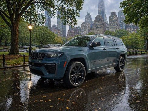 New 2026 Jeep Grand Cherokee L Limited AWD/4WD image 1