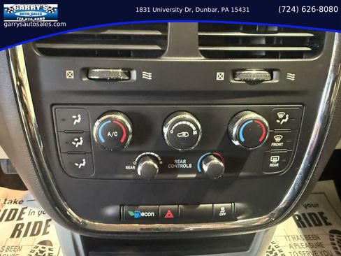 Used 2017 Dodge Grand Caravan SE FWD image 19