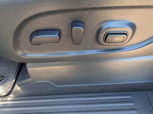 Used 2021 Nissan Titan SV w/ SV Convenience Package AWD/4WD image 26