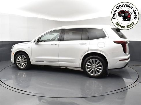 Used 2023 Cadillac XT6 Premium Luxury w/ LPO, Floor Liner Package image 3