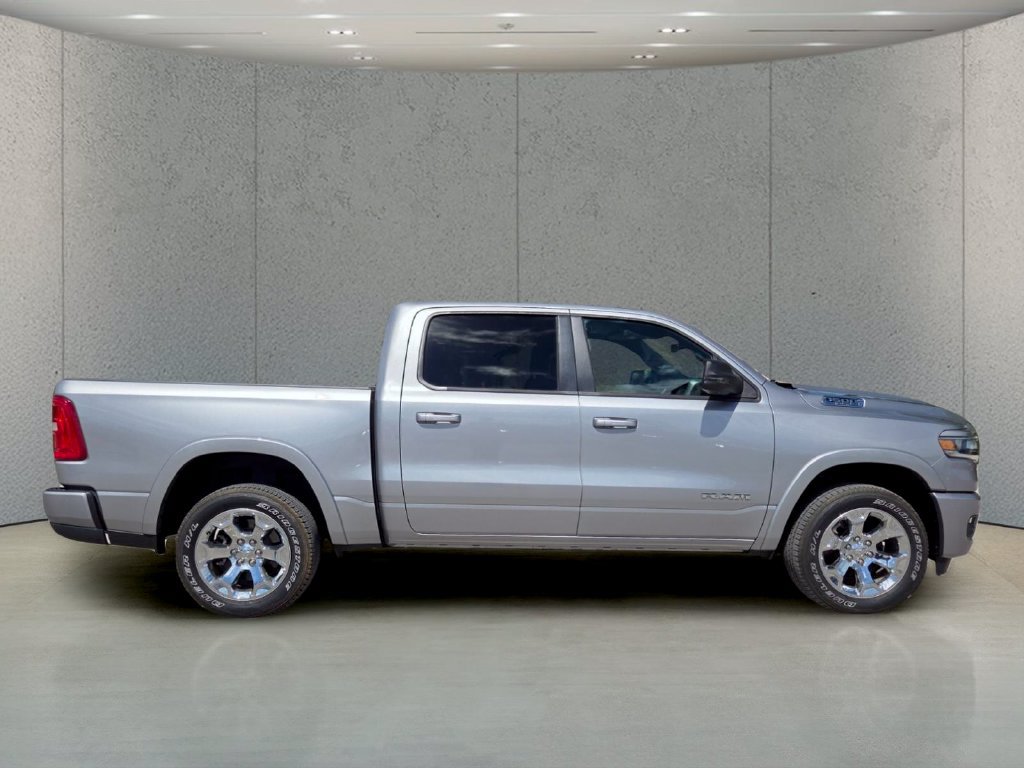 Used 2025 RAM 1500 Big Horn AWD/4WD image 4