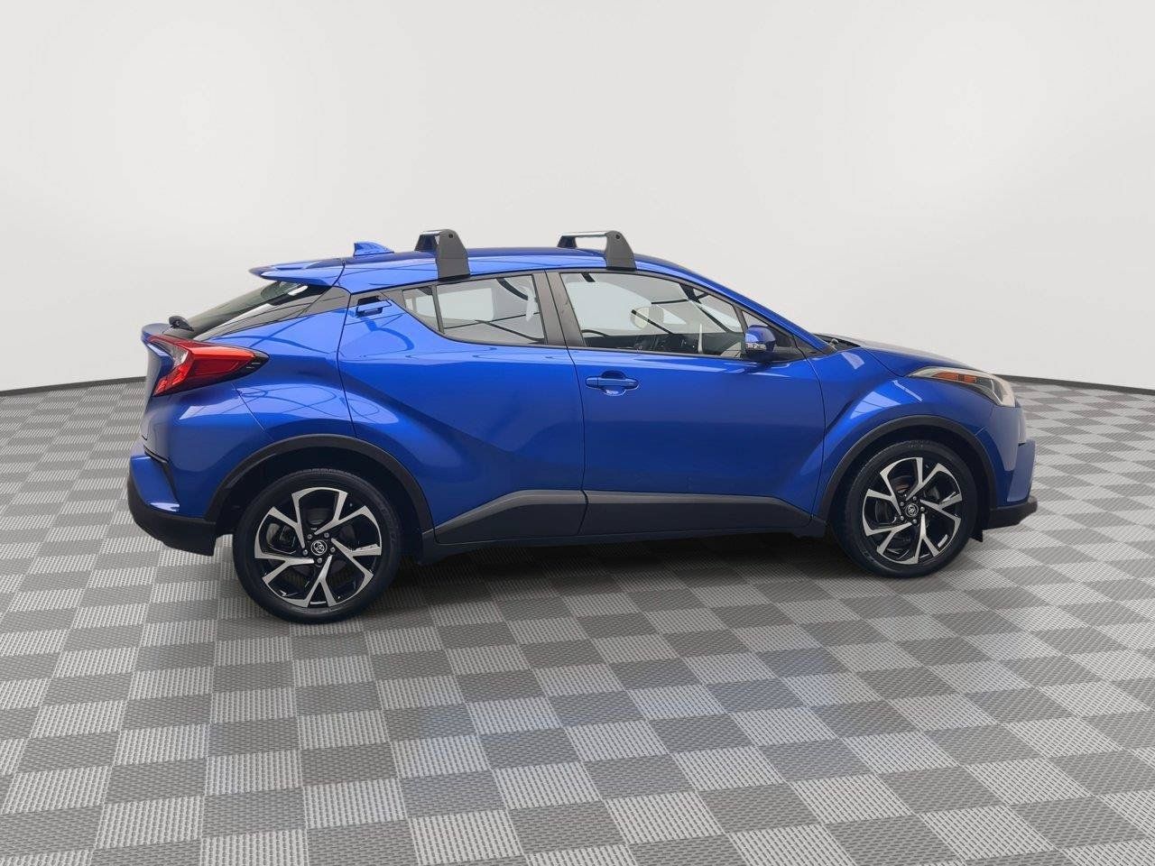 Used 2019 Toyota C-HR XLE FWD image 32
