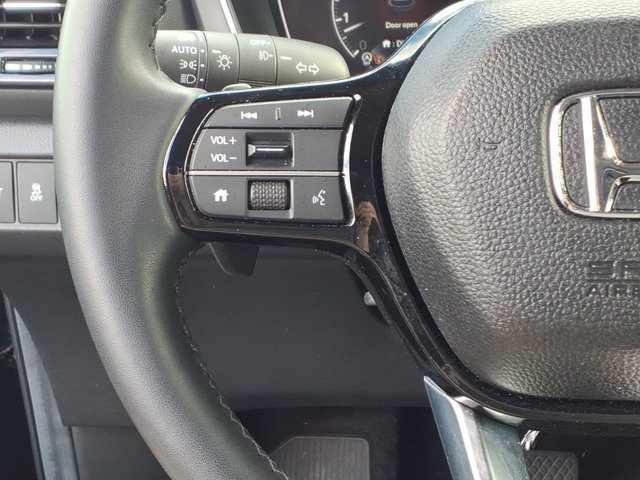 Used 2025 Honda Pilot EX-L image 18