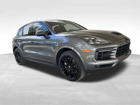Used 2022 Porsche Cayenne w/ Premium Package Plus image 2