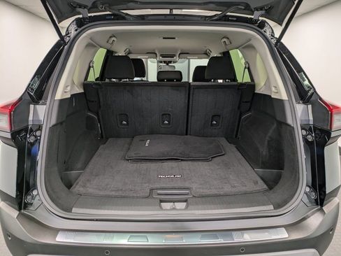 Used 2023 Nissan Rogue SV image 24