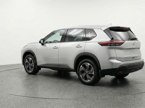 Used 2025 Nissan Rogue SV AWD/4WD image 6