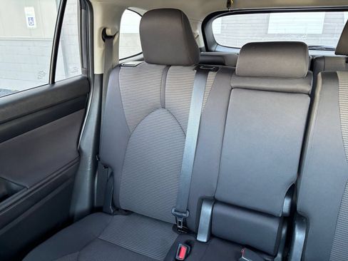 Used 2025 Toyota Highlander LE FWD image 38