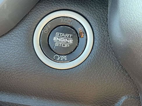 Used 2024 RAM 2500 Big Horn AWD/4WD image 20