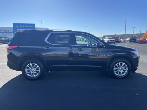 Used 2020 Chevrolet Traverse LT w/ Driver Confidence II Package image 6