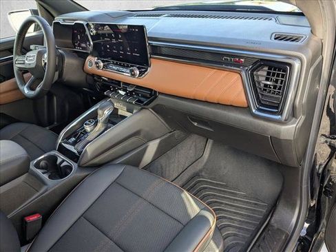 Used 2024 GMC Canyon AT4 AWD/4WD image 21