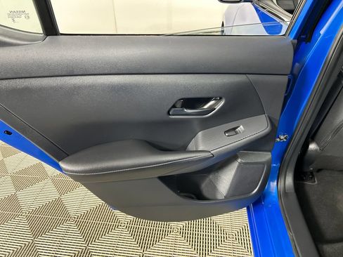 Used 2025 Nissan Sentra SV FWD image 16