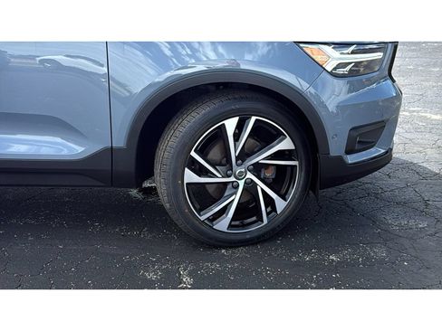 Used 2022 Volvo XC40 T5 R-Design w/ Advanced Package AWD/4WD image 11