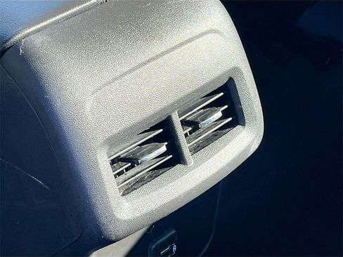 Used 2022 GMC Terrain SLE w/ Driver Convenience Package image 25