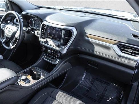 Used 2023 GMC Acadia SLE w/ Driver Convenience Package image 24