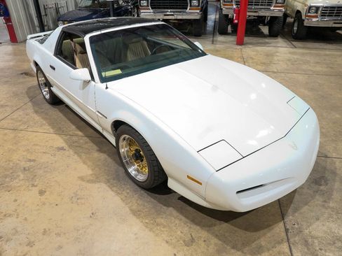 Used 1992 Pontiac Firebird Formula RWD image 14