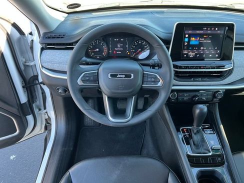 Used 2022 Jeep Compass Latitude AWD/4WD image 13
