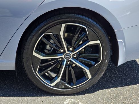 New 2025 Nissan Altima 2.5 SR w/ SR Premium Package image 33