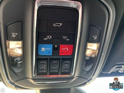 Certified 2022 Jeep Wagoneer Series III w/ Premium Group I AWD/4WD image 28