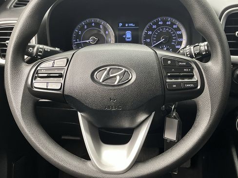 Used 2021 Hyundai Venue SE FWD image 11
